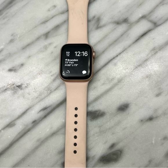 Apple watch series 4 40mm gps and cellular - Picture 5 of 9